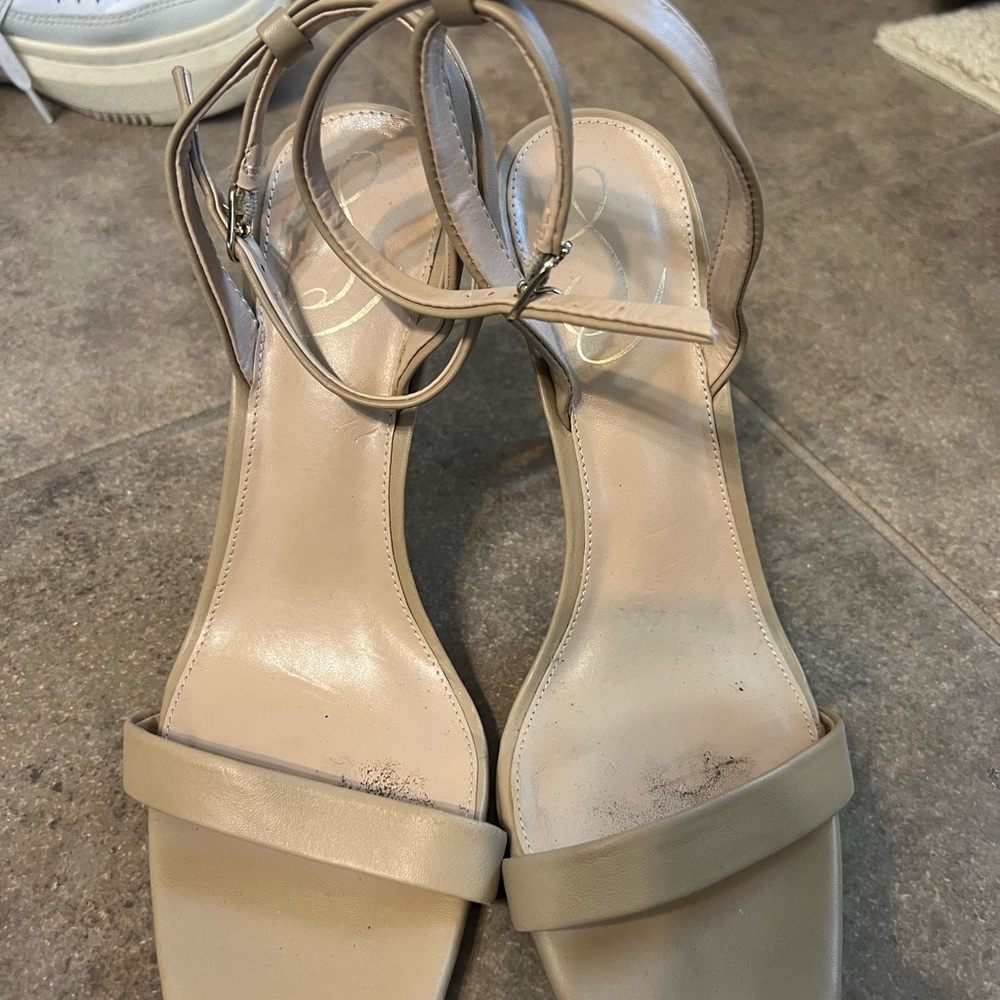 Sam Edelman Elegant Beige Strappy Sandals in like new condition